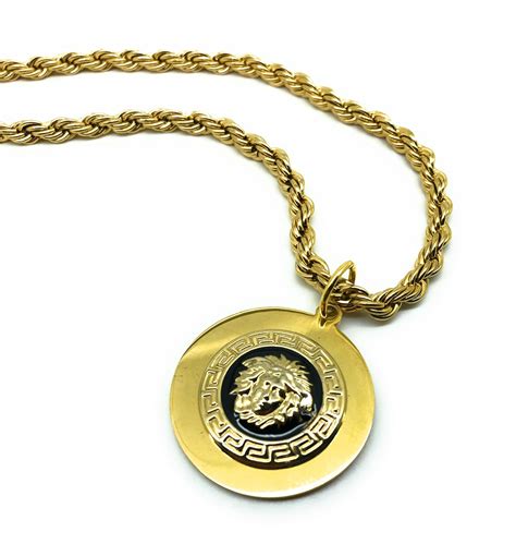 amzon collana versace pendente medusa|Versace Pre.